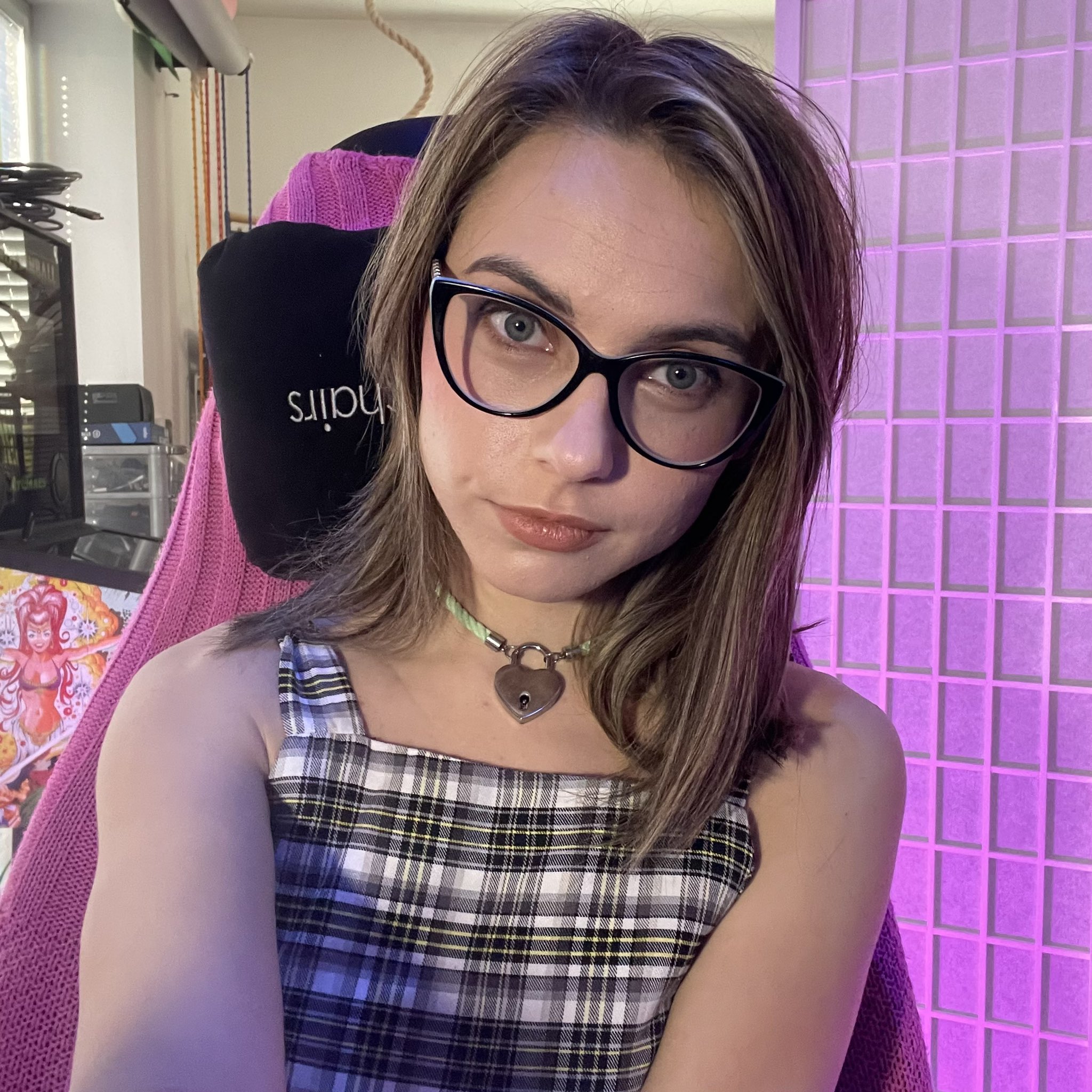 tw-pornstars-chloe-toy-twitter-wanna-come-and-play-with-me-tonight