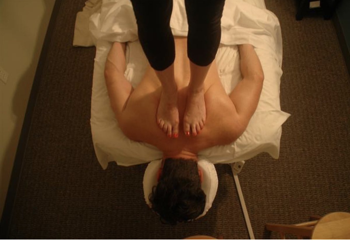 LeilaniRevel's tweet photo. Come in @LeReveSpa for a Barefoot Massage
Give us a call at (805)564-2977 to book today 
https://t.co/fX55mGpWJo
#Dayspasantabarbara #organicspa #SantaBarbara #skincareroutine #spamassage #treatyourself #relaxation https://t.co/XfcMGKN5ON