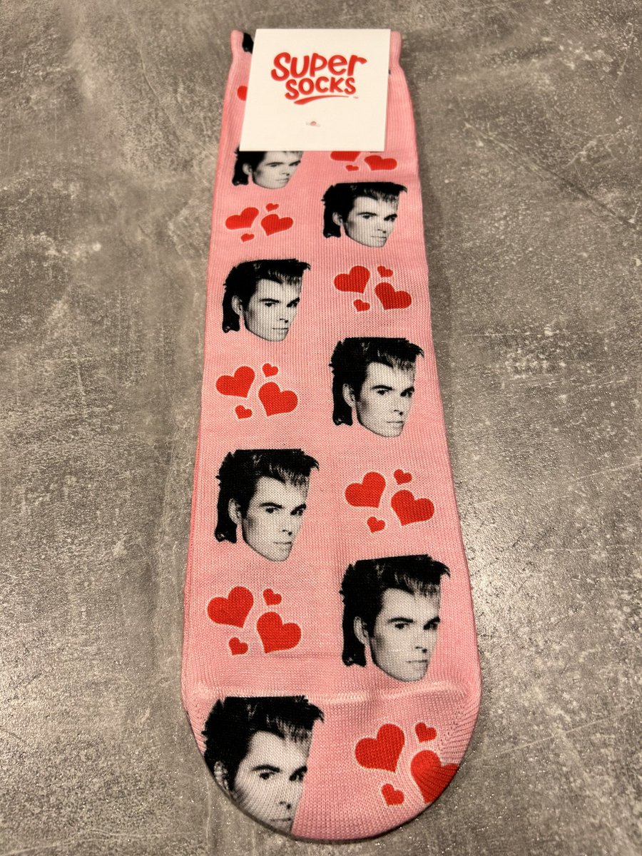 MackayLindsay's tweet photo. Possibly my most fave Birthday present ever! 😍😂 @NikKershaw  Thanks @carlacurlywurly 😘 xx https://t.co/Jr6jKKoZx1