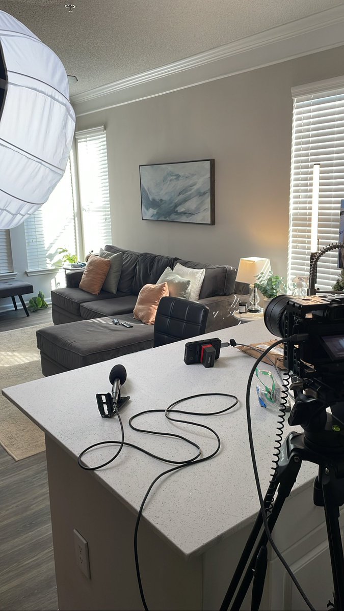 SCSCinema's tweet photo. The little Vlog set-up that’s currently missing the Manfrotto Mini Pixi tripods. I legitimately cry about it https://t.co/OJjwyUWlHK