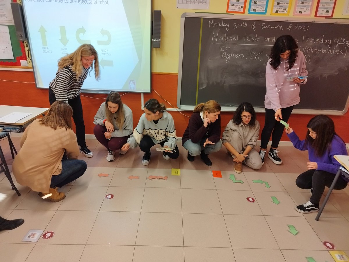 MbacSanchez's tweet photo. CEIP Miguel Delibes, San Sebastián de los Reyes @CtifNorte, un gran placer compartir sobre #robótica https://t.co/qdVMlm7715