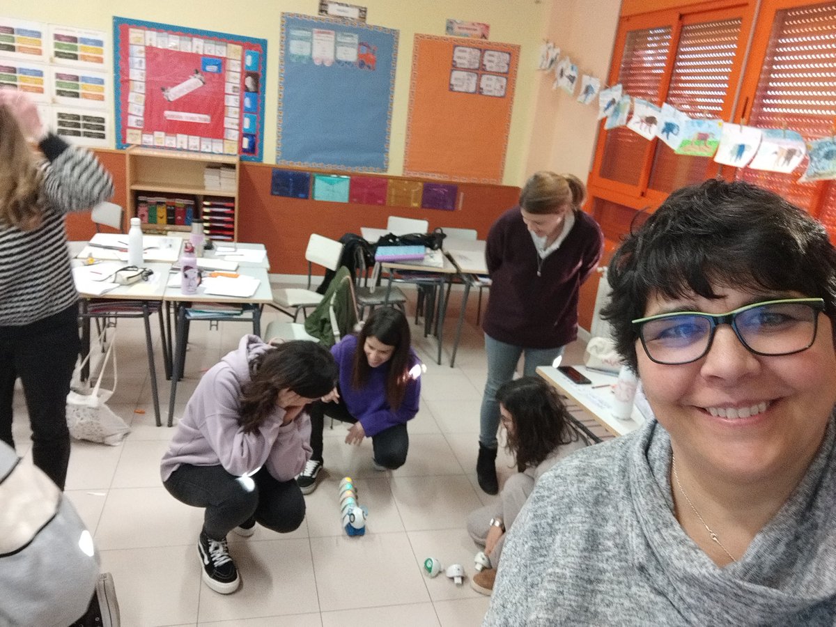 MbacSanchez's tweet photo. CEIP Miguel Delibes, San Sebastián de los Reyes @CtifNorte, un gran placer compartir sobre #robótica https://t.co/qdVMlm7715