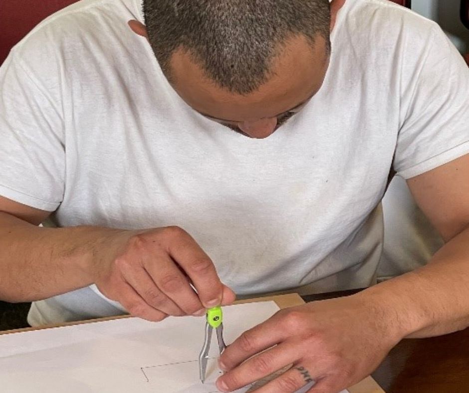 SeattlesUGM's tweet image. Learning #newskills helps guests build a foundation for the future.

Weekly, Keith teaches math to the Mission's Capitol Hill #RecoveryProgram guests.

This class is voluntary, &amp;amp; provides guests w/an insight into the field of #construction &amp;amp; opportunity to expand their minds!