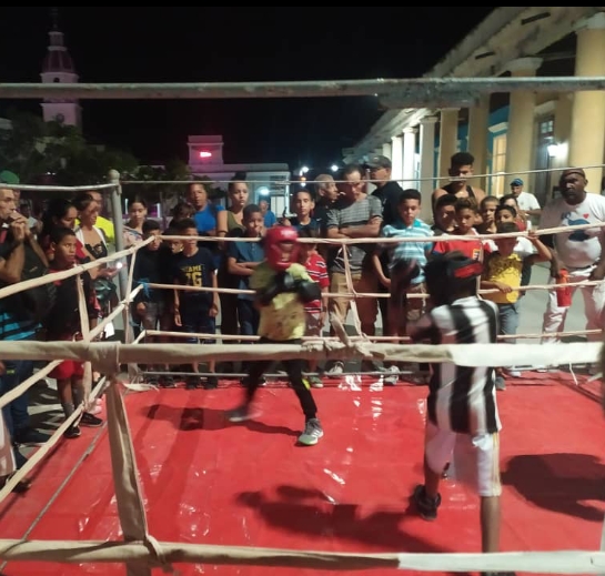 Se desarrolló la noche 
manzanillera, con buena representación de los diversos deportes que se practican en el municipio.
#MartíVive
#Cuba
#ProvinciaGranma
#INDER
#JuntarYVencer
#ManzanilloInder
#Manzanillo
#FidelPorSiempre