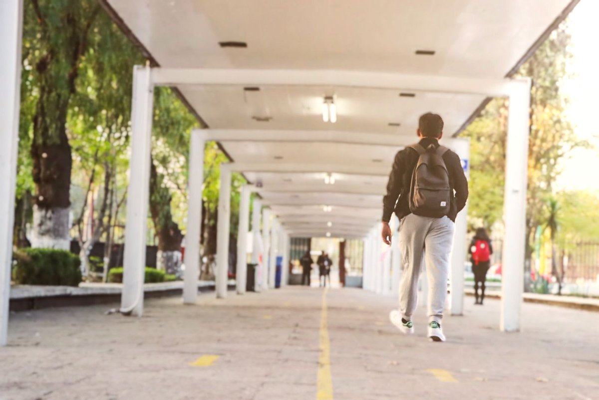ArturoReyesS_'s tweet photo. #FelizInicioDeSemana a toda nuestra #ComunidadPolitécnica, en particular a todas y todos nuestros estudiantes que hoy arrancan el ciclo escolar 23-2 en nuestro querido @IPN_MX. Que este ciclo les traiga retos cumplidos, grandes satisfacciones y crecimiento personal y académico. https://t.co/Mo2UaDuXK1