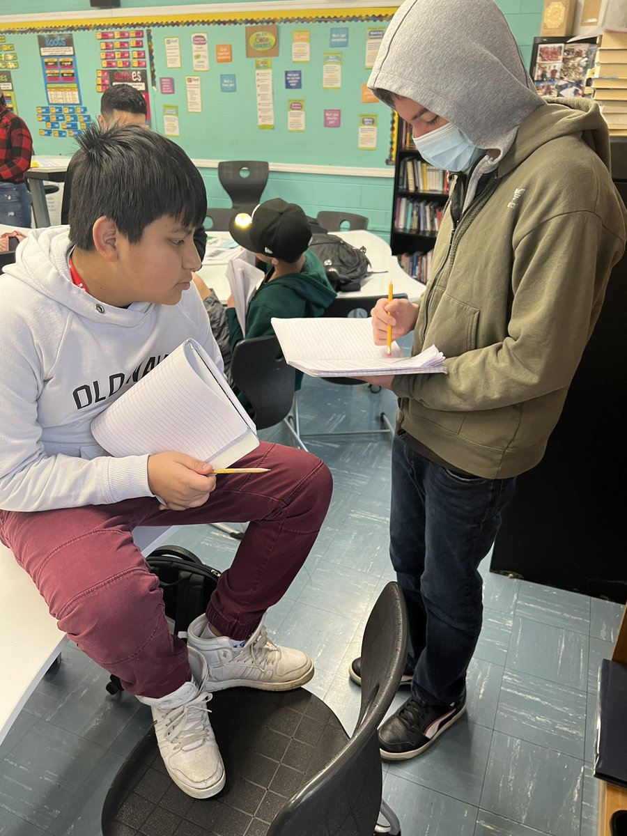 mrs_kbucchio's tweet photo. The ROVING PARAGRAPH✅ —💯total participation in our 2nd language reading, writing, listening and speaking while supporting and encouraging each other in a low stress situation that builds language… The Ss loved this targeted activity, @ValentinaESL‼️📝👂& they flourished.. ✅ https://t.co/x4wvBqOtsf
