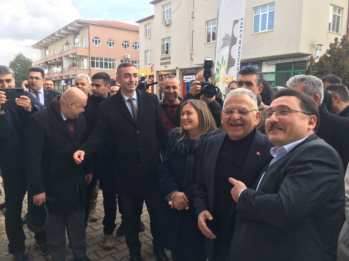 EmineTimucin's tweet photo. Valimiz Sayın Gökmen Çiçek ve Büyükşehir Belediye Başkanımız Sayın Memduh Büyükkılıç ile birlikte Sarıoğlan Kadın Kooperatifi’nin açılışını gerçekleştirdik. Ardından kooperatifimize ait kafe inşaatını ziyaret ederek, kafemizdeki çalışmalarla ilgili yetkililerimizden bilgi aldık. https://t.co/xBDuK7CXwX