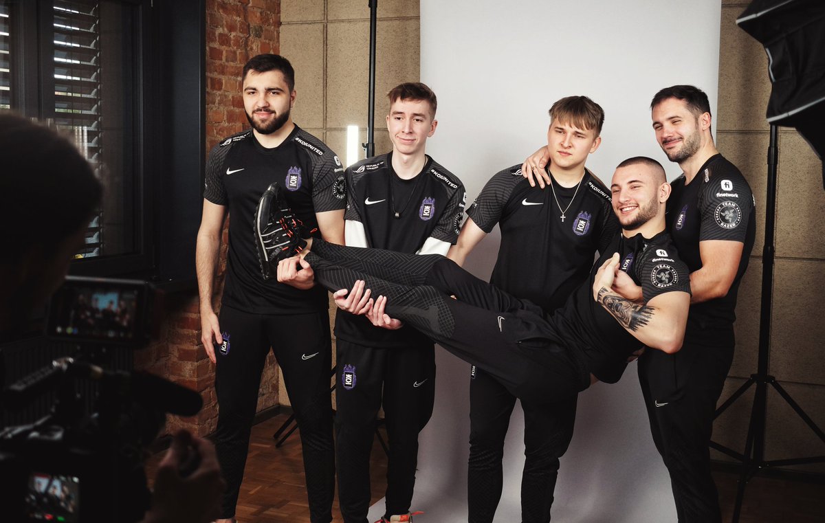 gokedTV's tweet photo. Media day #1 📸 

Más fotitos de la bootcamp pronto https://t.co/xFSoT3ceoz