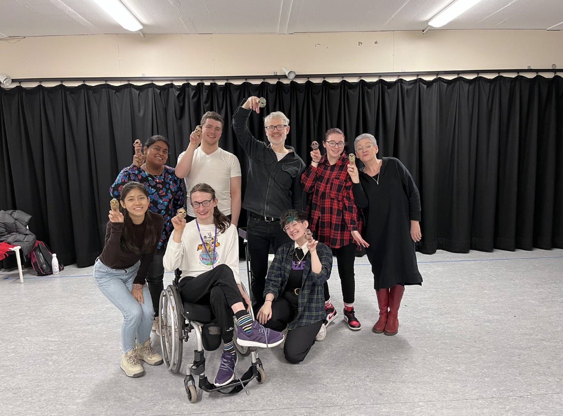 kodi_shields's tweet photo. @ba_rcs saying bye to our puppets &amp; the wonderful gavin glover today after 4 amazing weeks!!!🥺 https://t.co/btynZ99UH3