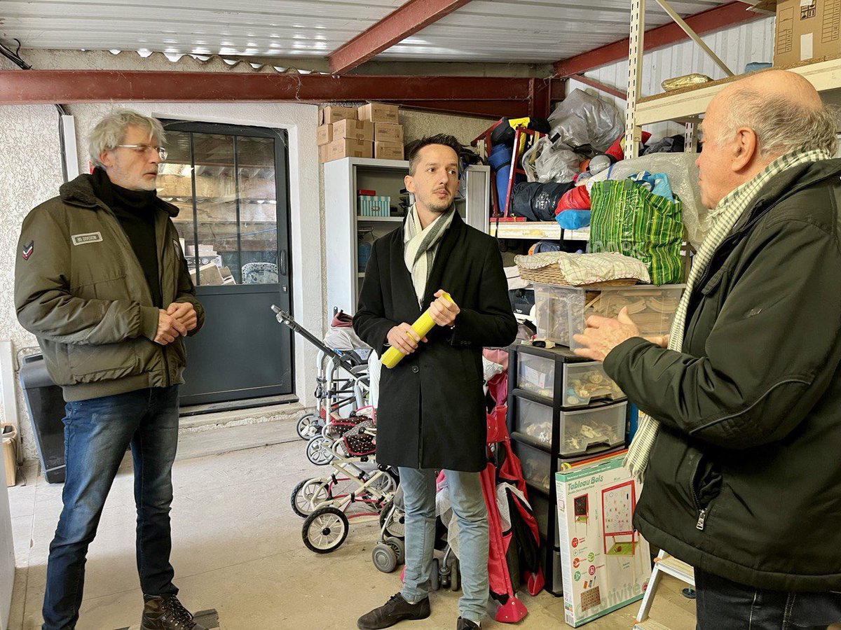 Sylv20CARRIERE's tweet photo. Vendredi matin, je suis allé à la rencontre des Compagnons d’Emmaüs à Frontignan. 

J’y ai croisé de nombreux bénévoles, toutes et tous habités par le même engagement que l'Abbé Pierre.

Une équipe qui porte de beaux projets dont je suivrai l’évolution avec une grande attention. https://t.co/Foqewpdm2n