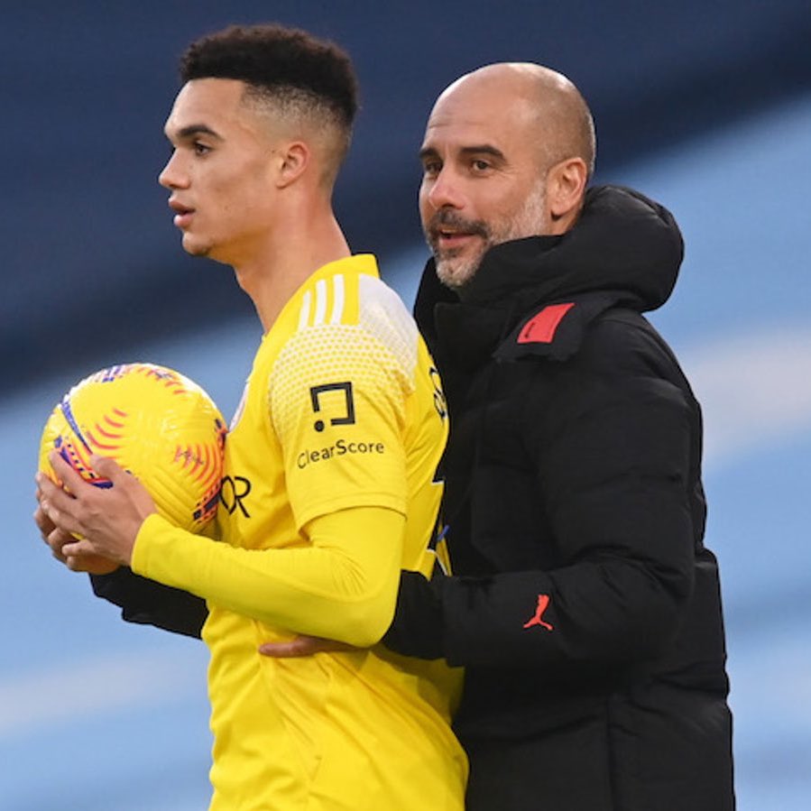 usmntonly's tweet photo. Manchester City are set to make an opening bid for Fulham and USMNT 25-year-old LB Antonee Robinson, per @Ekremkonur. https://t.co/c1VheZXHhc