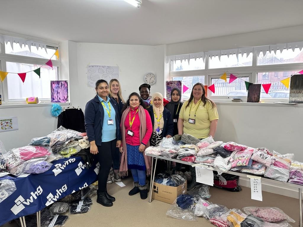 NickiiJWaite's tweet photo. So thankful to @themindkindpro for working with our @walsallwhg community champions by allowing us to host our latest Kindness Pop Up Shop on Clashing Clothes day in their centre. Reaching new communities and customers is always a real encouraging way to spend a few hours. https://t.co/xg2CNvPOYN