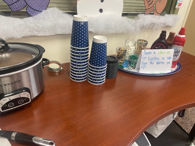 SCE_Principal's tweet photo. Big Shout Out to the Oliver Family (I might know them) for warming up our Hug-N-Go crews this morning. This weather is taking a toll on all of us. #ThankYouKatie #PaigeRocks #FiveStarProud https://t.co/MPvfYaUhWd