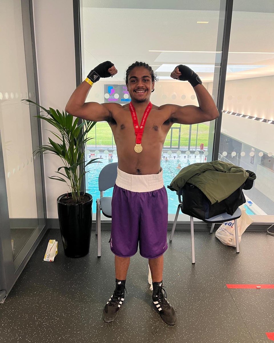 TheZionJ's tweet photo. Won the National Championship and the only damage was my cainrows https://t.co/ozJmjbOWOJ