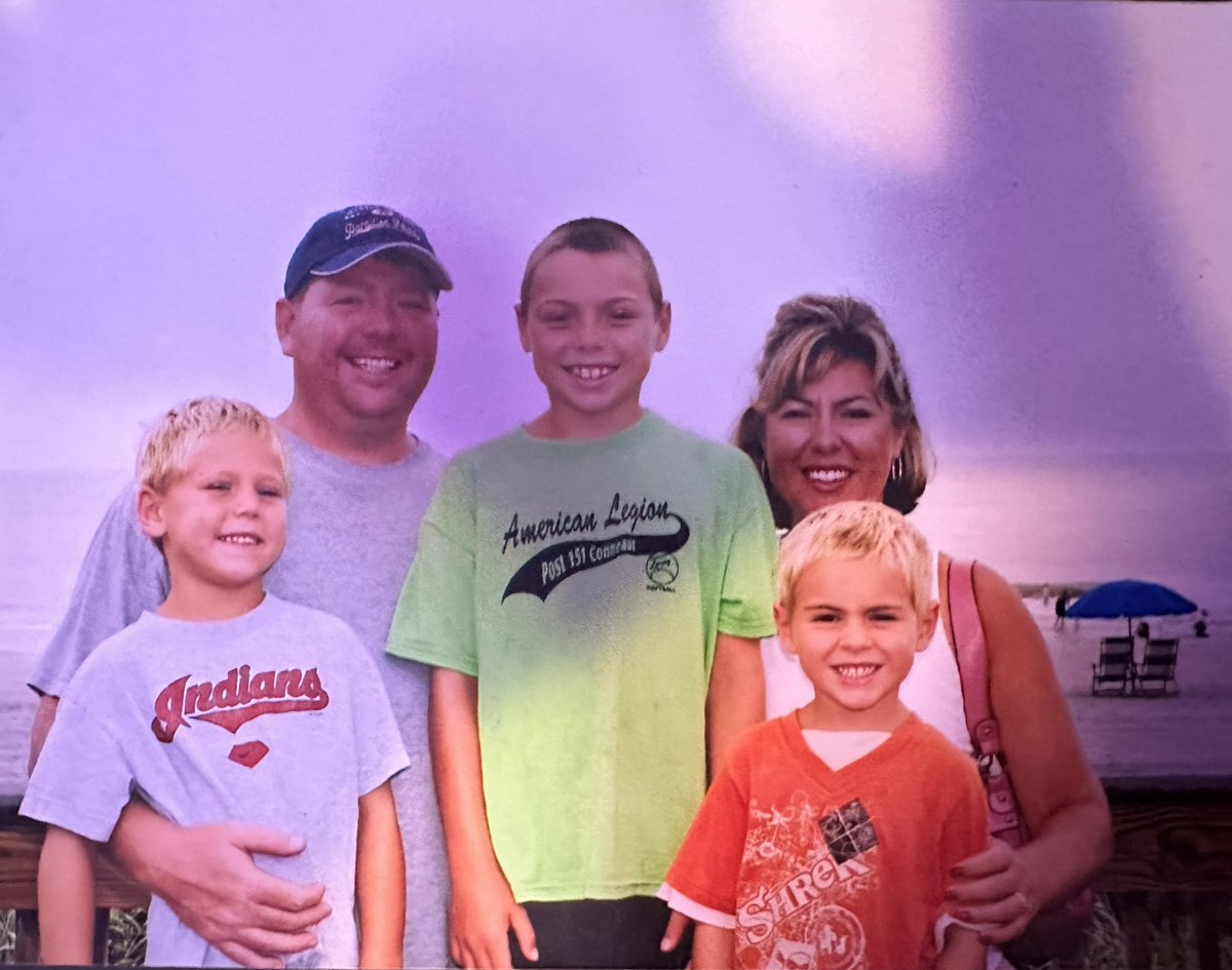 Happy birthday to my hero, I miss u dad