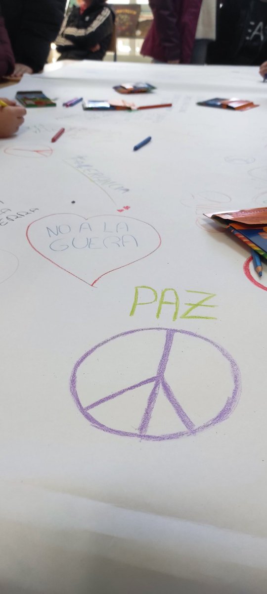 Desde @IntegraEducatDH hemos organizado una jornada para celebrar el Día Escolar de la Paz y la No Violencia en el @IesTorreblanca junto a la Asociación ADAE.
#inclusion #paz #sensiblizacion #NoViolencia #pazyconvivencia