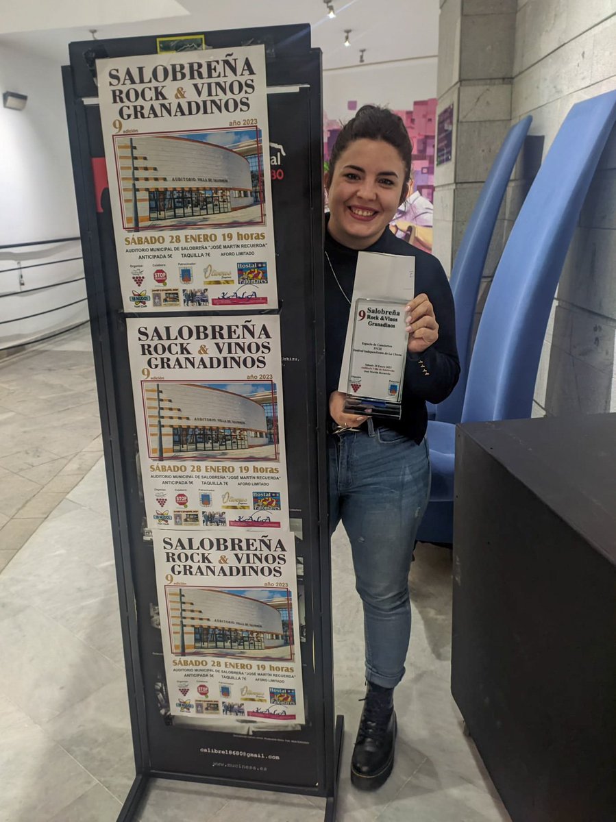 OctubreFICH's tweet photo. 💜 Enormemente agradecidos y emocionados por este premio Rock&amp;Vinos a "Mejor espacio de conciertos".

🙌🏻 Gracias Rock&amp;Vinos y a todos los que hacéis posible que el FICH siga creciendo año tras año.

#LaChanaEsCultura https://t.co/R0LH5wKMgI