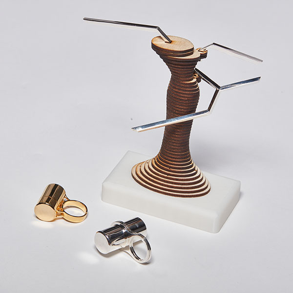 NewDesigners's tweet photo. Qinzhi Shen was awarded Jewellery Designer of the Year by Stephen Webster at #ND22 for his expertly crafted jewellery designs and innovative ideas. Congratulations Qinzhi! https://t.co/rpDArnWeq4