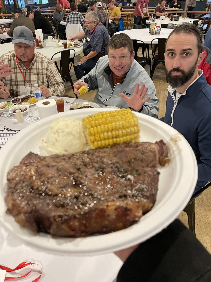 bobsmileycomedy's tweet photo. I put my friend in the photo for scale. (Also…guy looking shocked didn’t think I could lift half a cow.)
#ORBC #mensretreat https://t.co/5ZDpGJwJUG