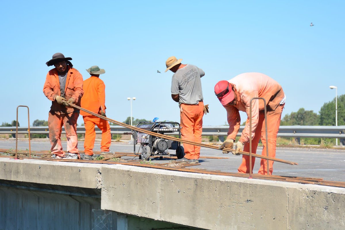 nico_mantegazza's tweet photo. 🏗 Continúan los trabajos de repavimentación y mantenimiento que se están realizando en la Intervención Integral de la Ruta Provincial N°6.

@Kicillofok
@minsaurralde
@HernanYZurieta
@Nardini_Leo https://t.co/kXaLuxGxQW