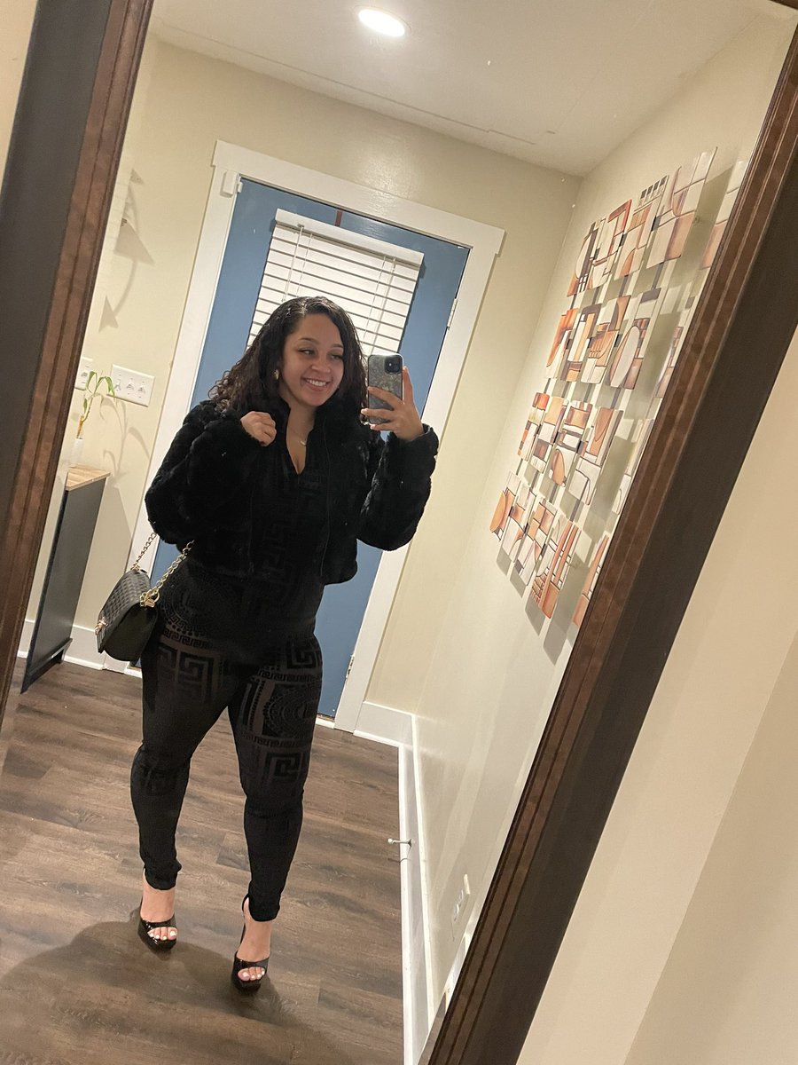 Azjanaee's tweet photo. 🖤 https://t.co/8QaQv2bRvM