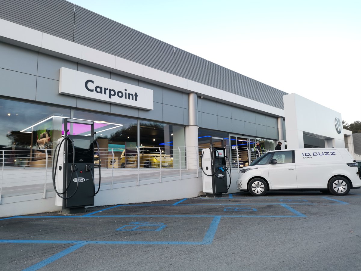 LayerElectronic's tweet photo. Completato commissioning CarPoint di Roma di impianto #fotovoltaico 268 kWp, due #UPS personalizzati da 250 kVA della serie #Futura con quadro di Energy Flow Meter da 500 kVA di #LayerElectronics, #accumulo agli ioni di #litio da 200 kWh della serie #Flexion di @Saft_batteries... https://t.co/HbChykkCFx
