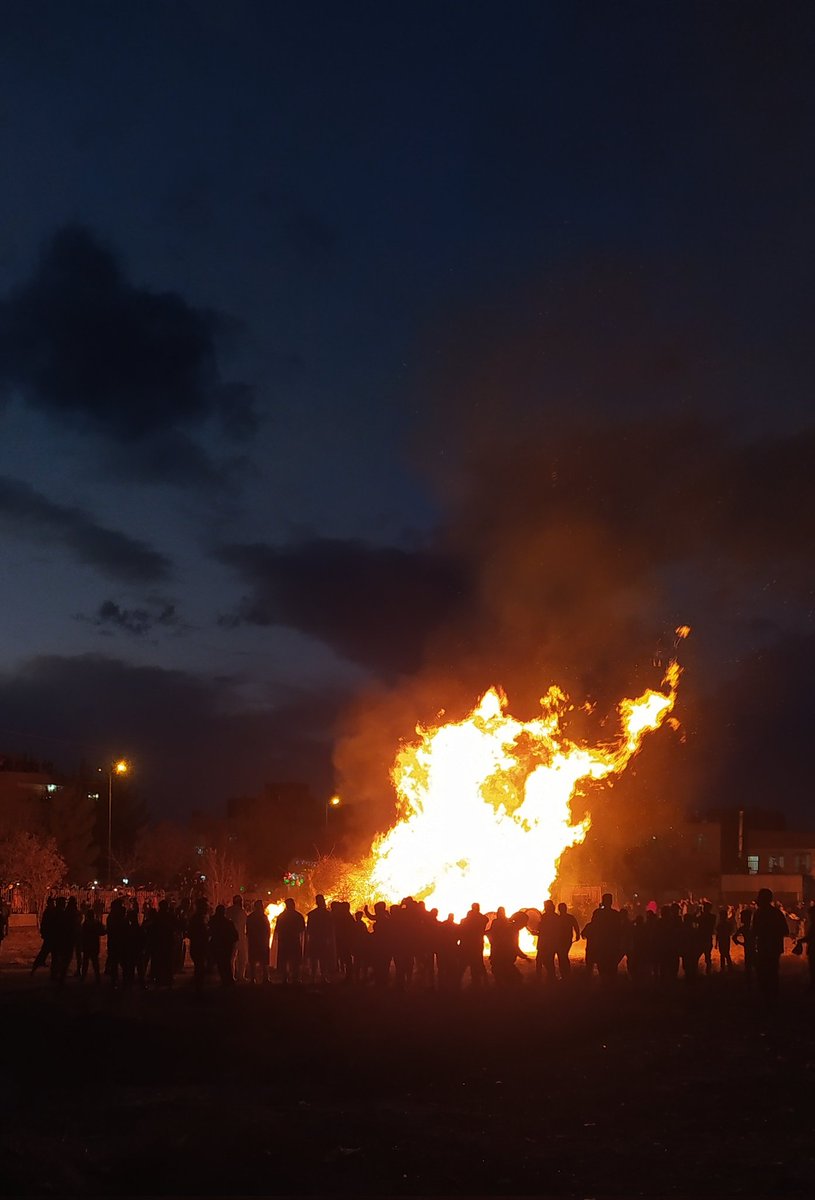 mamadporii's tweet photo. The flame  you see, is the flame of Iranians protests, which keeps burning in the streets.
January 30th
#MahsaAmini
#IRGCterrorists 
#IranRevolution https://t.co/yY7HxCOaSq