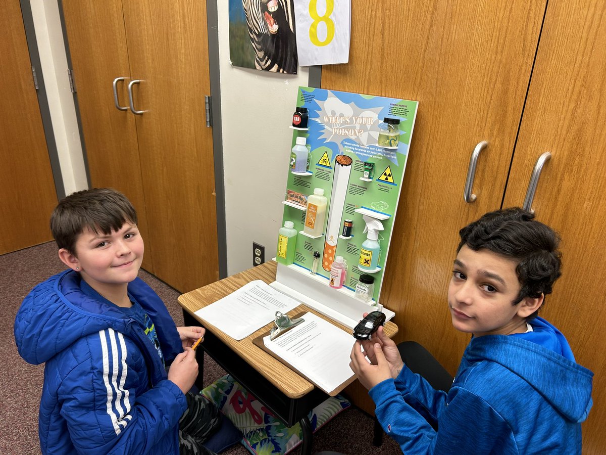 cthorius25's tweet photo. 4th graders doing great with stations on dangers of smoking and vaping 👍🏻 https://t.co/3HybWnnjZt