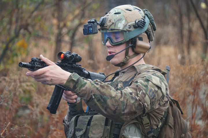 MeowMeowFace1's tweet photo. @RizzShow Airsoft 100% https://t.co/ySrQnSHimY