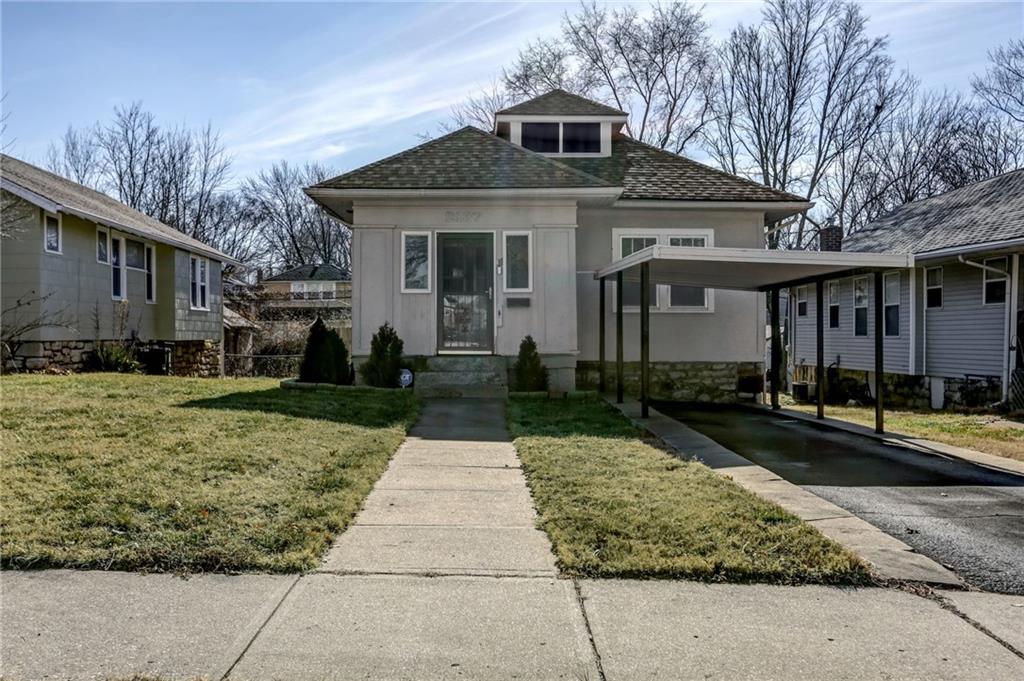 RobEllermanTeam's tweet image. New Listing! $89,900.00, 2BR, 1BA, 2137 E 67th Street, Kansas City, MO 64132, Full Details 150237907.homesconnect.com/Listing/327524…
