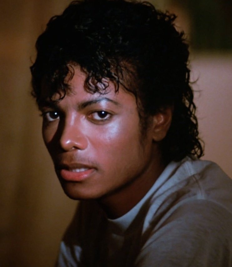 𝓥𝓮𝓻𝓸𝓷𝓲𝓬𝓪💫 | MJ fan tweet media