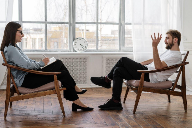 Psychotherapy for addiction is a process in which people dealing with addiction work with a trained psychotherapist to discuss various things like the impact of past trauma, dealing with daily issues, and presence of any mental health issues.

apex.rehab/apex-rehab-blo…