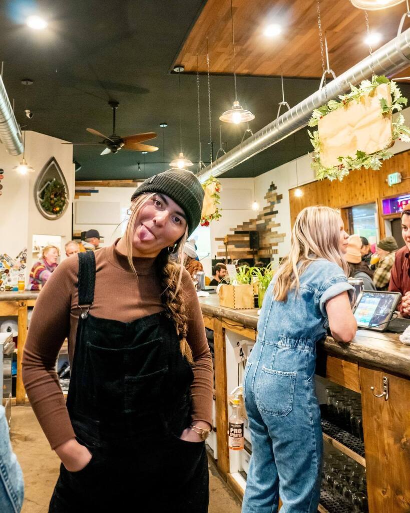 Mondays aren’t all that bad! We’ve got our Happy Hour that goes from 3-5pm AND our popular Open Mic Night from 6-9pm!

As always, our doors open at noon and we really hope to see you soon!🍻

#distantbrewing