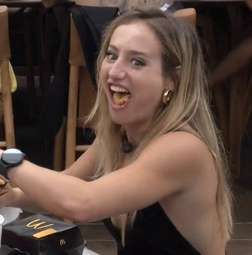 centralreality's tweet photo. 🚨GRAVE: Bruna revela que costuma comer cinco sanduíches e vinte nuggets de uma vez só. #BBB23 https://t.co/zivxRdjICX