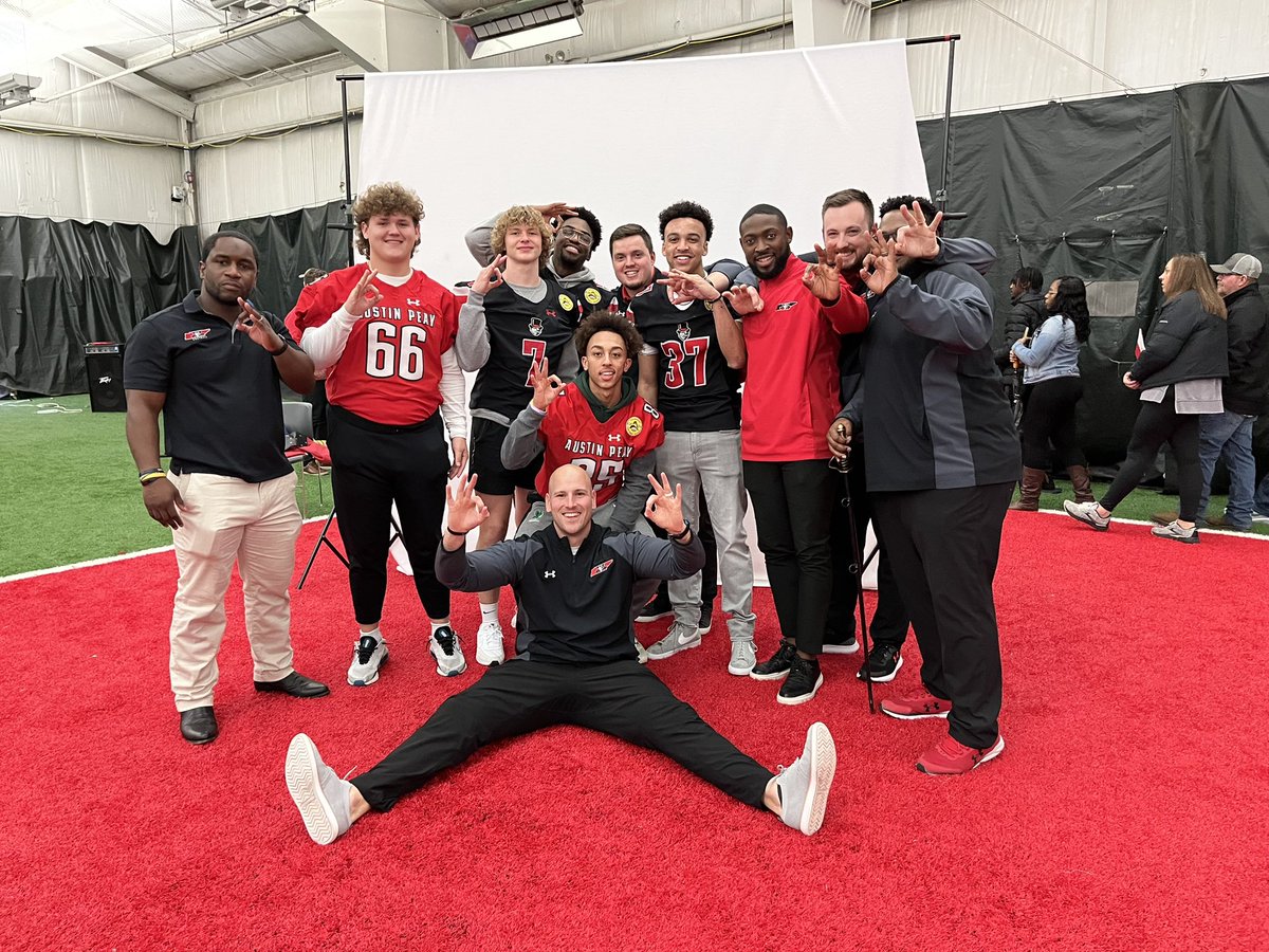 GabeMarch37's tweet photo. Had a Great time @GovsFB! It was a great experience with a great environment and coaching staff! @GreenHill_Hawks @Jcrouch17 @coachac_21 @Govs_Recruiting https://t.co/dq69vRicQe