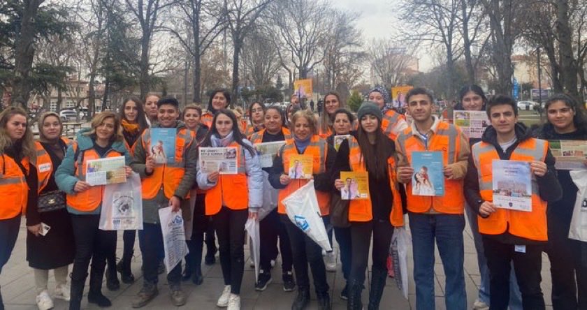 ustunezer's tweet photo. Yakında 
TÜRKİYE ‘de BİR ŞEYLER OLUR
Millet ayağa kalkar ve 
MAĞDUR EDİLEN LÖSEMİLİ ÇOCUKLAR İYİLEŞEREK HAREKETE GEÇERLER.
- Önce
Özel sağlık bakanından
LÖSANTE HASTANESİNE TAM RUHSAT ve UZMAN DOKTOR KADROLARI verilir.
- Sonra da
YÖK’ten LÖSEV KENT ÜNİVERSİTESİNİN İZNİ İMZALANIR https://t.co/fGGvkxqJTX