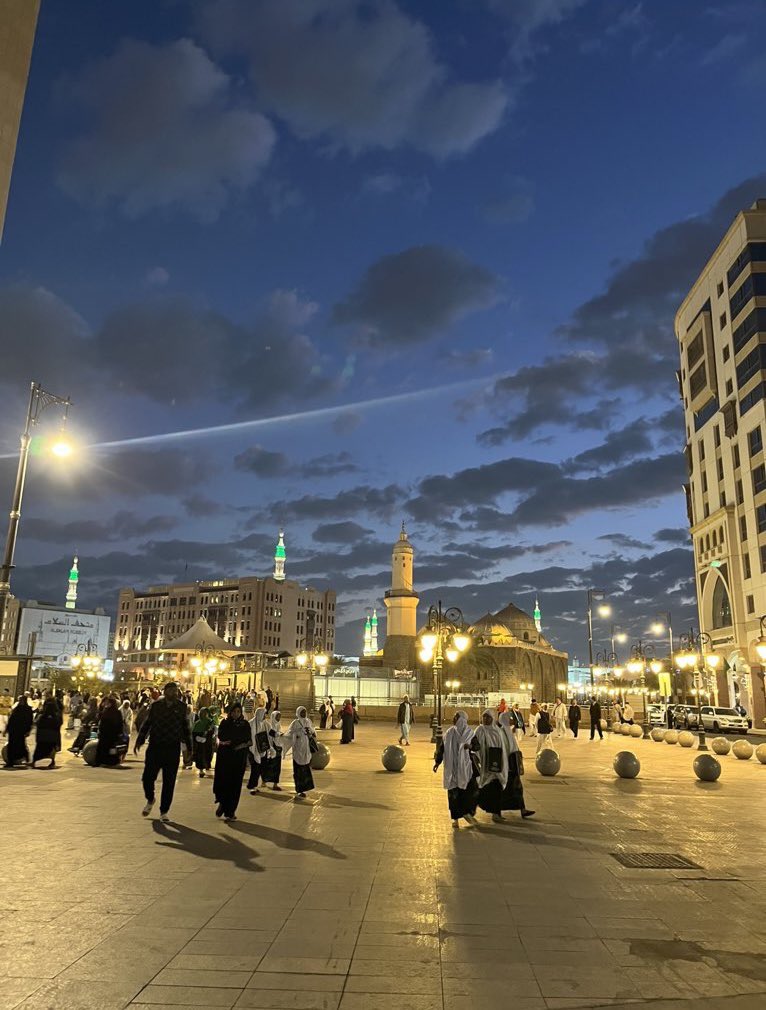 Remsday's tweet photo. Last day in Medina so surreal subhanaallah https://t.co/Q7AWKR1OAs