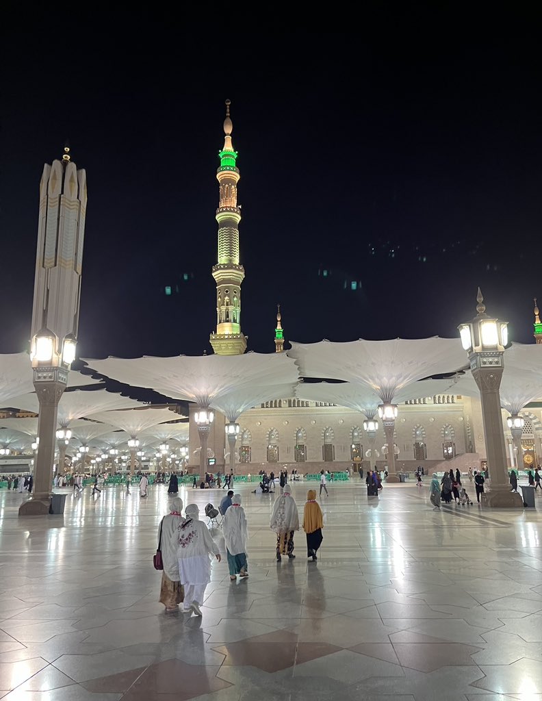 Remsday's tweet photo. Last day in Medina so surreal subhanaallah https://t.co/Q7AWKR1OAs