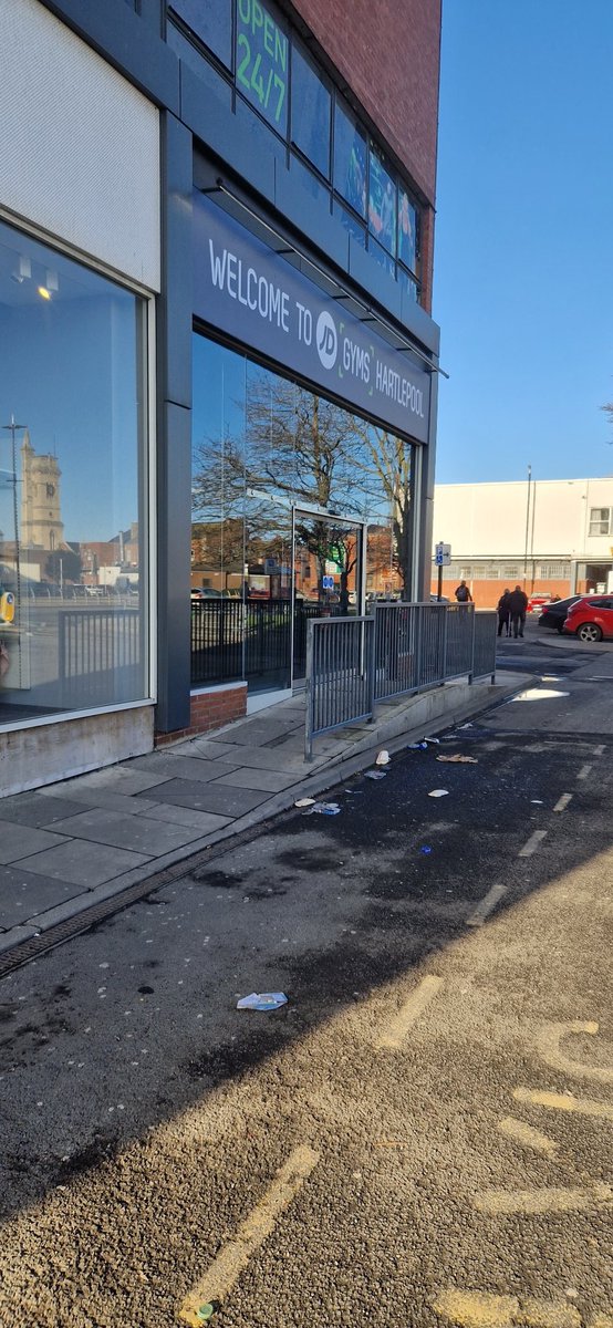 big_tidy's tweet photo. @JDGyms not a great impression for your gym! Any chance of getting your team to look at keeping this clean? https://t.co/aRJFW9WiGt
