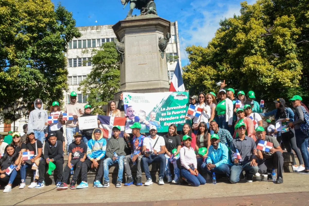 fp_2024's tweet photo. omentos de la concentración de la Fuerza Joven del Pueblo para dar inicio a la caminata "Juntos por la Patria".

#YocaminoPorLaPatria #FuerzaDelPueblo #Fpcomunica #Leonelfernandez #Omarlfernandez #Leonelistafp  #Fpradio #Politica #Fpcomunicastgo #Fpvillaalt  #Centradosrd https://t.co/uyYITgTDTw