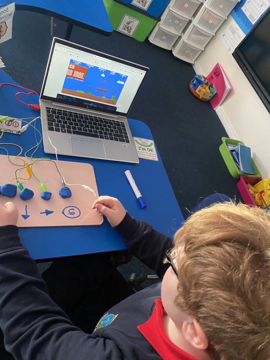 lou_pollock_'s tweet photo. Rowan class have been enjoying using the #makeymakey boards to play music and games! They can connect the circuit independently now too!👏 @dedridgeps https://t.co/uuecakbpJR