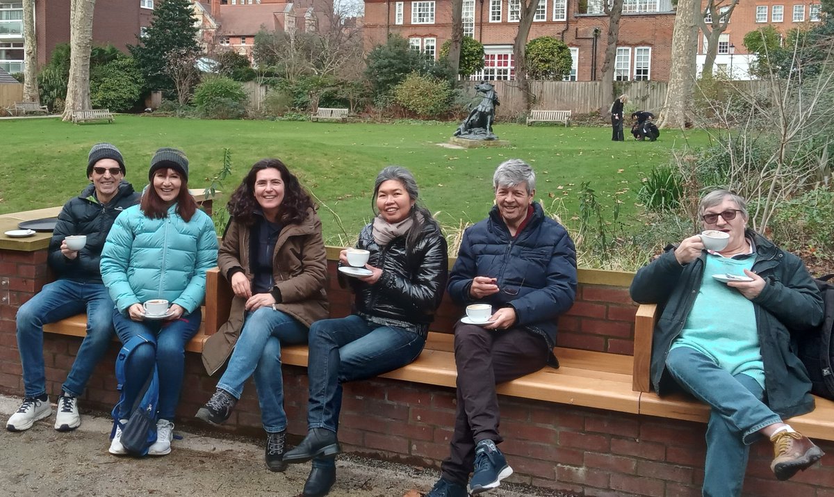 Fantastic winter walk @LeightonHouse_  thanks to Transport for London and the lovely people at Leighton House who provided a warm welcome and fascinating tour.  

@GroundworkLON
@TfL
@LMCT
#walkcycleldn