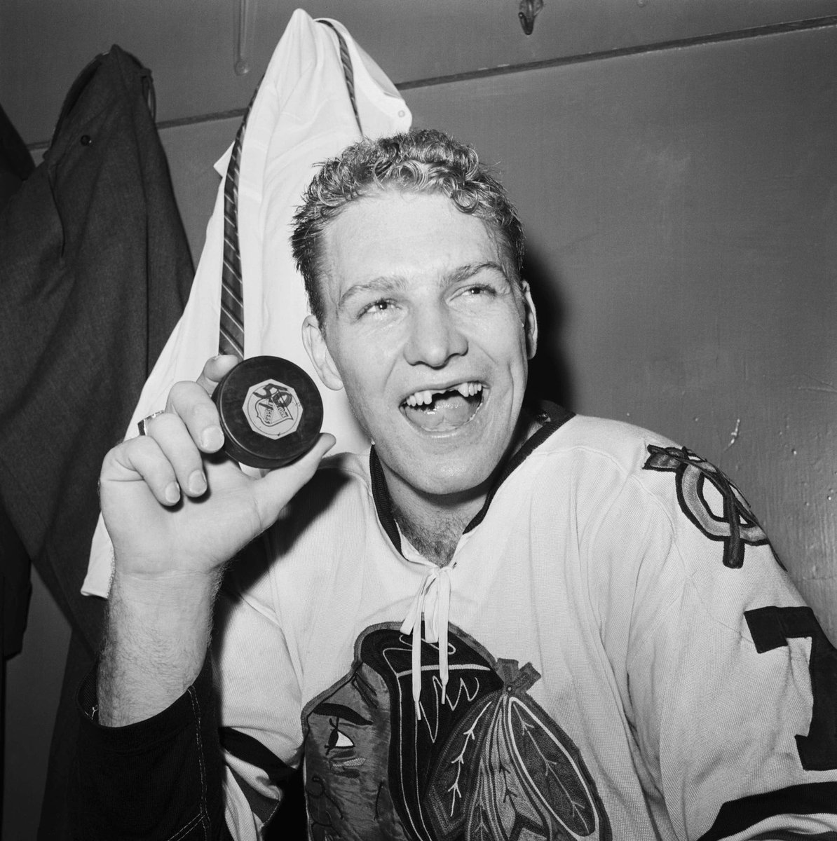 spittinchiclets's tweet image. Rest in Peace to the Legend Bobby Hull ❤️🖤