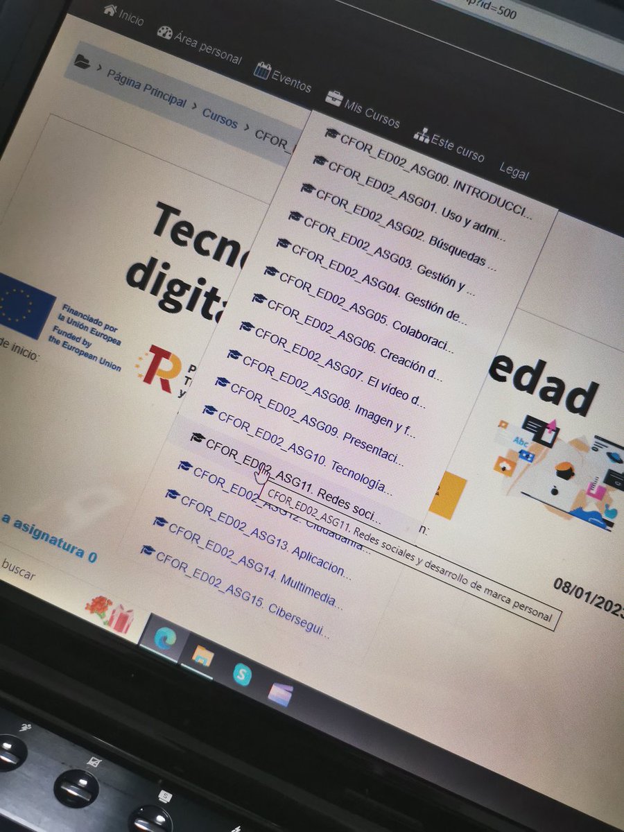 0425Dbarres's tweet photo. Curso de Competencias Digitales #gnossuam no hay edad para seguir aprendiendo... #campusvirtual https://t.co/JBixrlGYiW