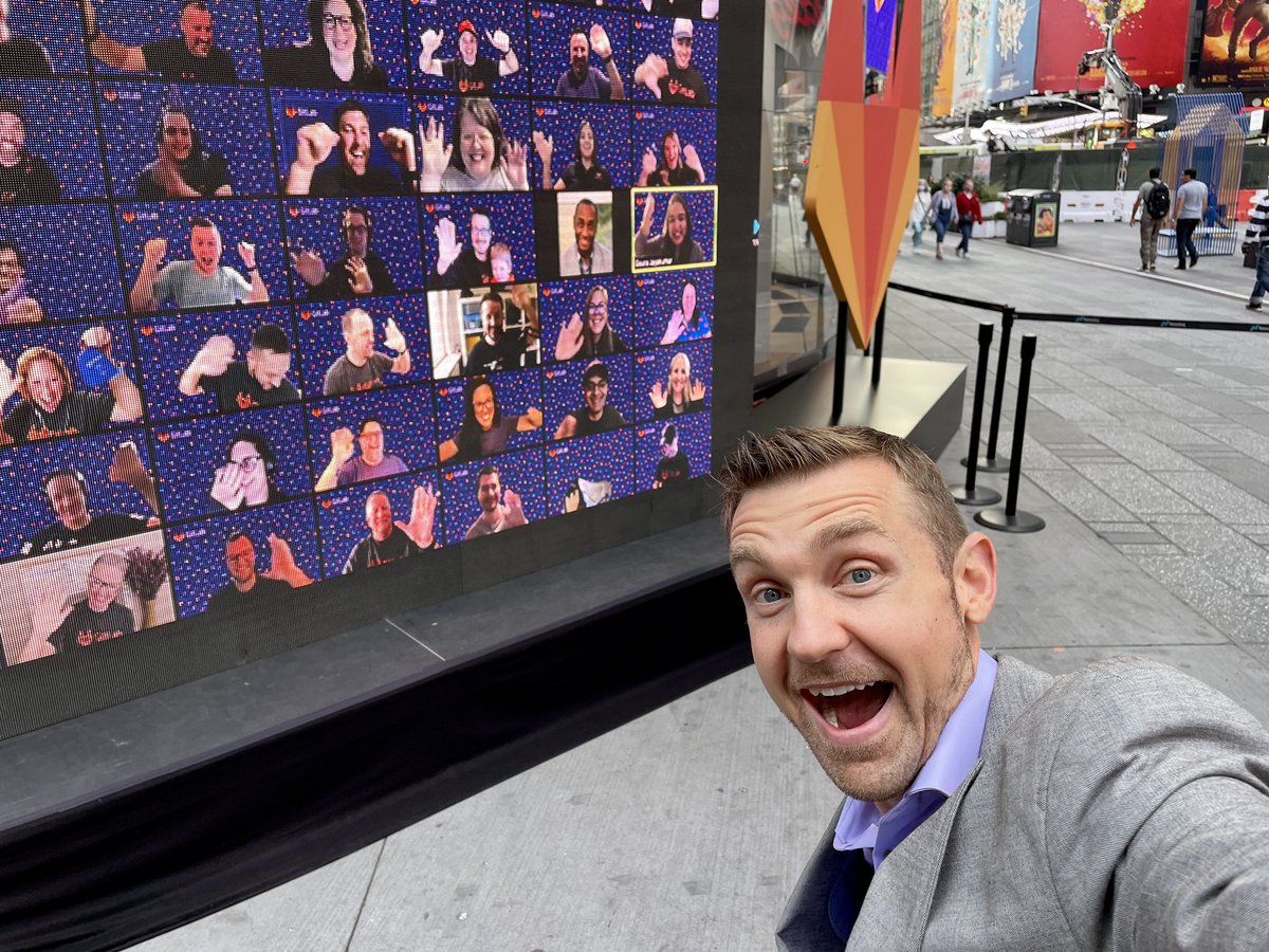 Darren Murph tweet media