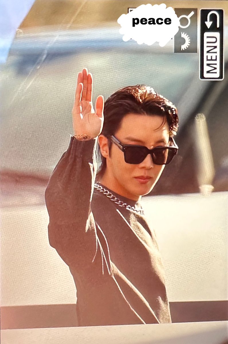 iamjh97's tweet photo. bnyak army yg pernah ketemu dia lgsng bilang gantengnya dia yg di foto baru bbrp persen doang, aslinya bnr2 melebihi dr foto/virtual, ga kebayang secakep apa aslinya Jung Hoseok 😭 https://t.co/OVod9yC4Ks