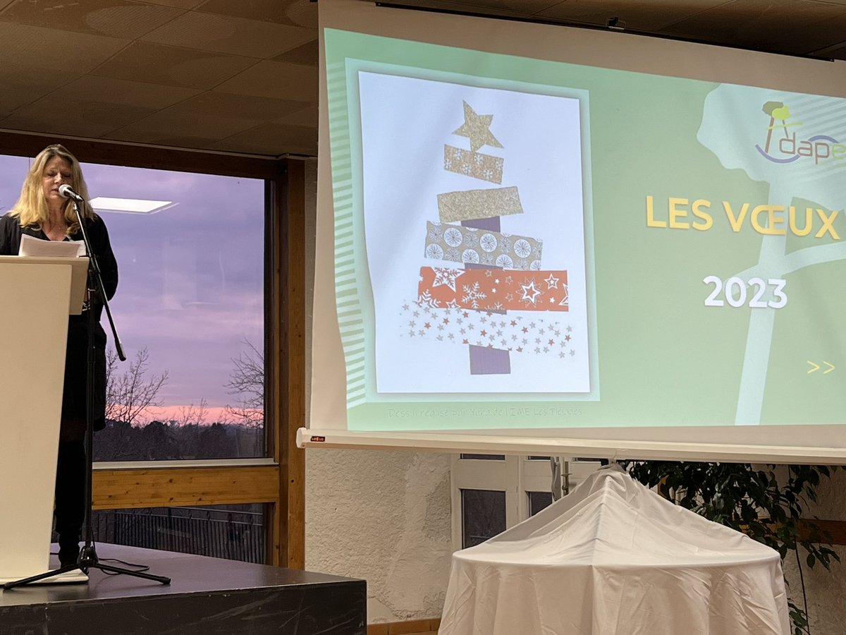 Adapeideslandes's tweet photo. En direct des vœux de l’Adapei des Landes, où Mme Girardier Christine, Presidente, accueille M. Bibard Laurent, Professeur et Philosophe, pour une conférence sur « la prise de décision dans la complexité »… https://t.co/qaZO4HUp0q