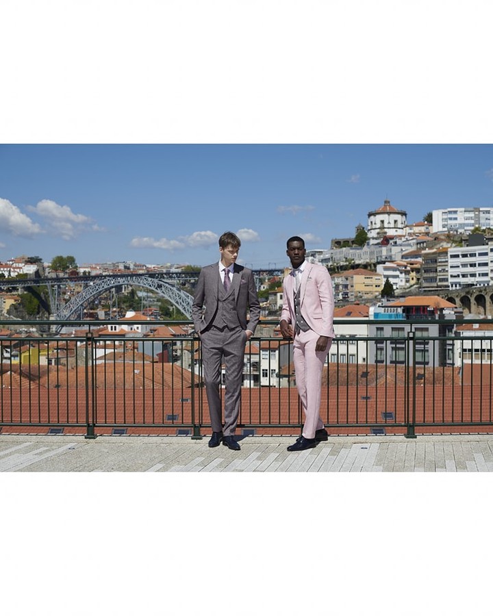 DNovios1's tweet image. ¿Rosa? Sí, sí, has visto bien. Te proponemos un traje de novio en color rosa palo. 
¿Demasiado para tí? Pues nada, te traemos una opción en gris medio para tu look más sobrio.
#javierarnaiz #bodas2023 #bodasespaña #bodasvalladolid #bride #chalecos #chaque #esmoquin #trajesdeboda