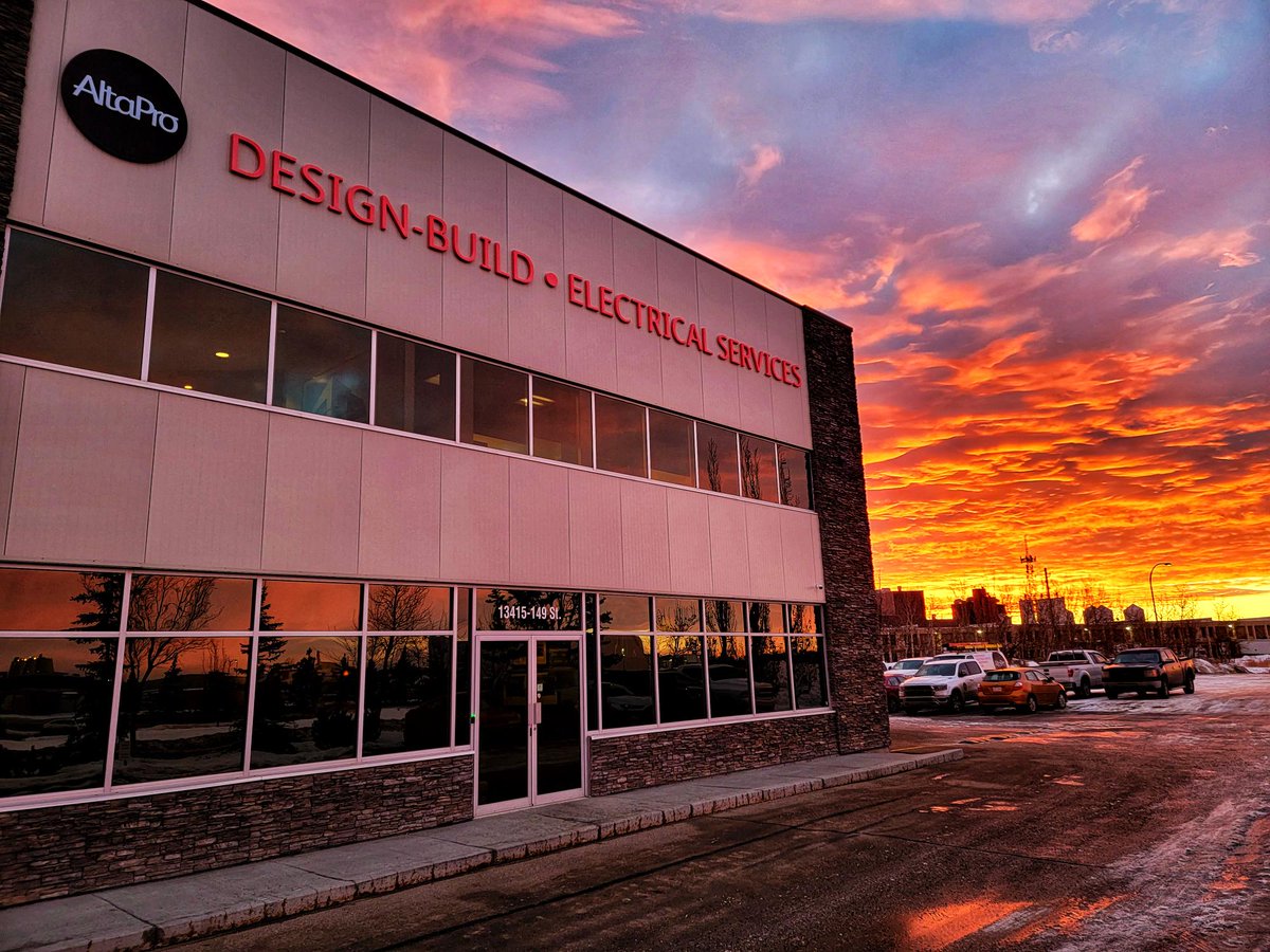 AltaProElectric's tweet photo. Another great sunrise this morning at AltaPro Electric Ltd. By switching to solar power, reduce your costs and take advantage of the solar grant offered by the Government of Alberta to supercharge your returns.

Learn More: https://t.co/54hnaAou62

#alberta #edmonton #YEG #solar https://t.co/OkxM68QTa0