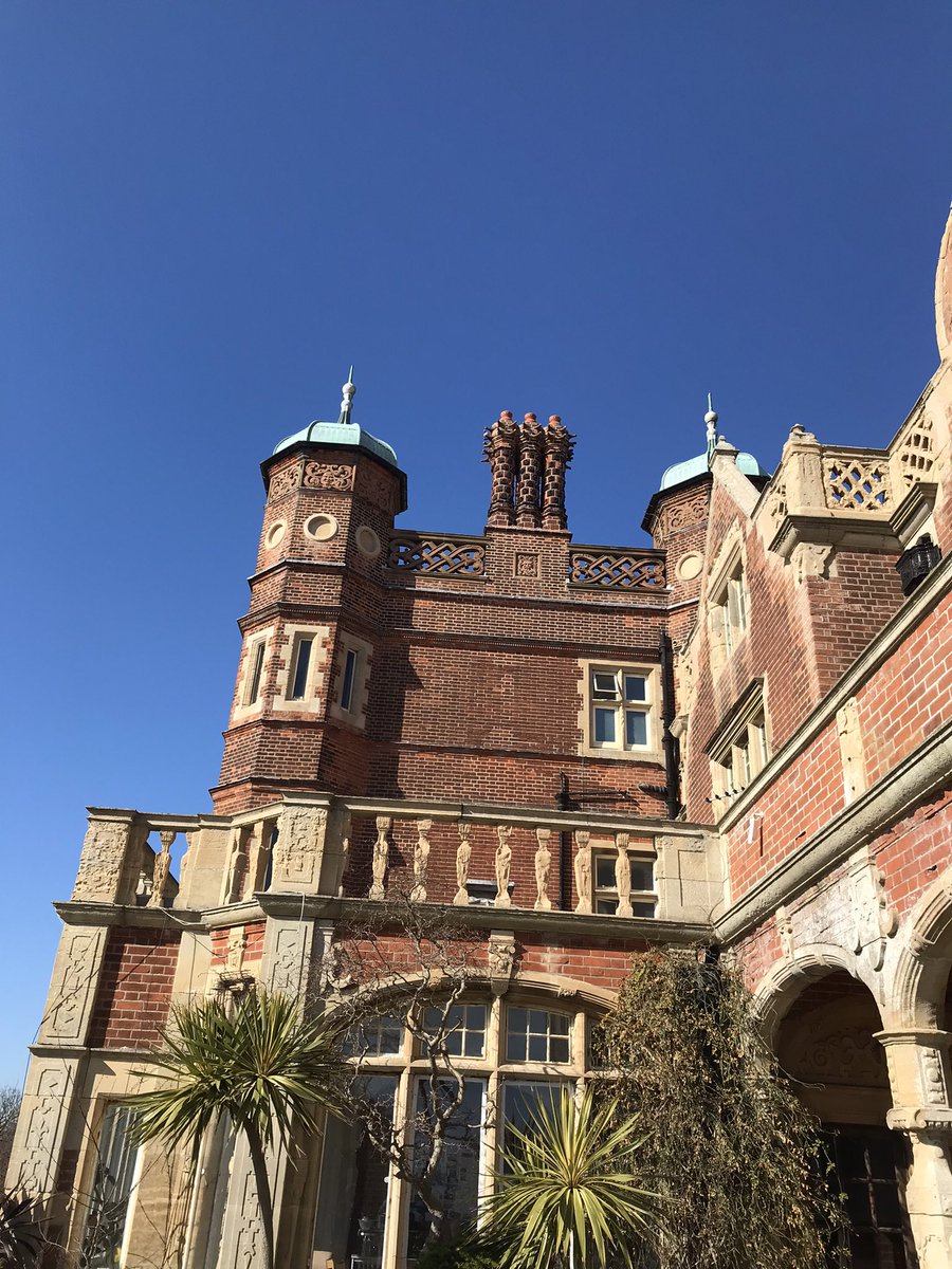 bawdseyradar's tweet photo. This week in 1841 Sir Cuthbert Quilter was born. Quilter was a politician who in 1886 begun work on his country home Bawdsey Manor, adding more in the 1890s. 
From 1936, radar was developed in top secret behind the Manor’s impressive facade,by then owned by the Air Ministry.
1/3 https://t.co/aZ7aQxPuHU